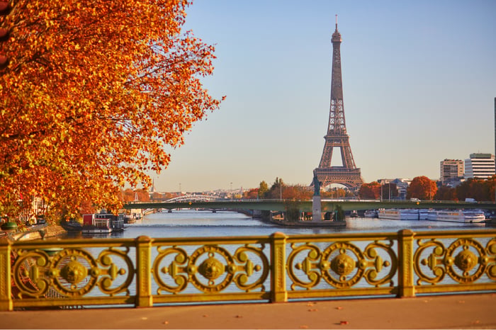 Paris-100